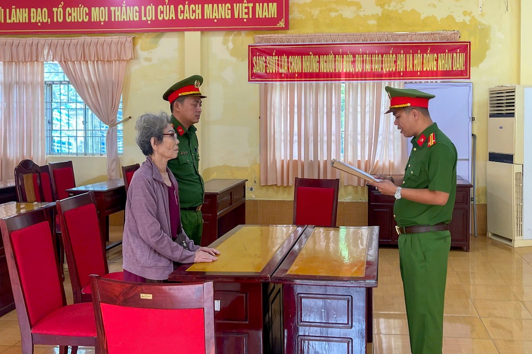 B&aacute;n đất 20 tỷ đồng nhưng chỉ khai 5 tỷ, C&ocirc;ng an v&agrave;o cuộc điều tra, một đối tượng 79 tuổi bị cấm đi khỏi nơi cư tr&uacute;- Ảnh 1.