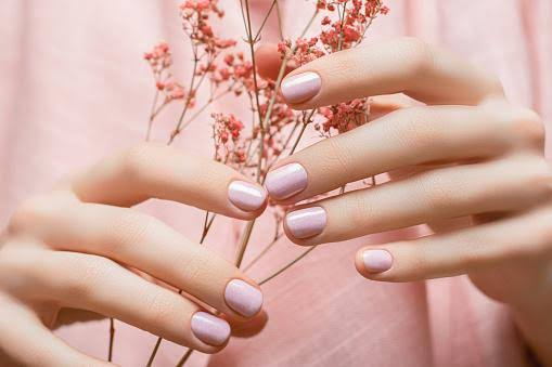 Cảnh báo cho những ai có móng tay liên tục giòn, dễ gãy: 8 vitamin và khoáng chất có thể bạn đang thiếu- Ảnh 2.