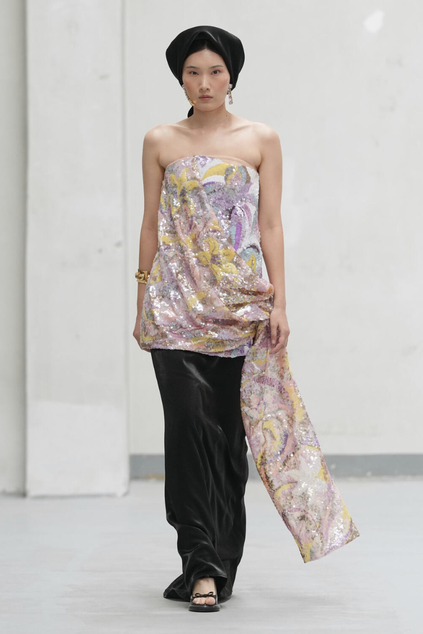 NTK trẻ Phan Đăng Ho&agrave;ng "xuất khẩu Tấm C&aacute;m&rdquo; đến Milan Fashion Week- Ảnh 7.