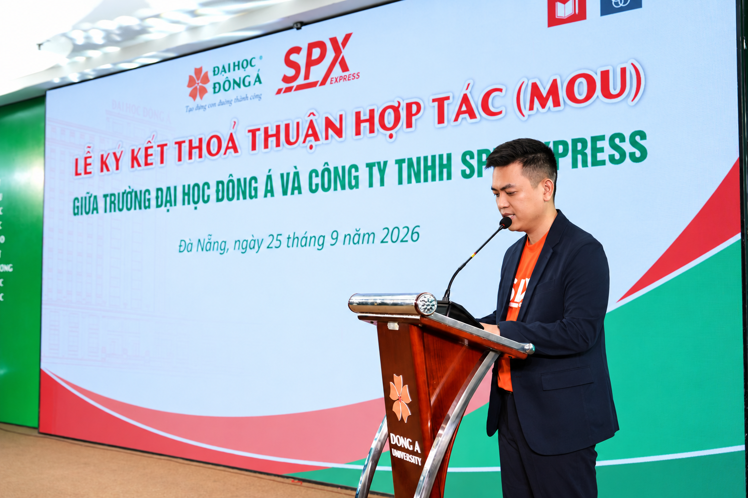 SPX Express c&ugrave;ng Trường Đại học Đ&ocirc;ng &Aacute; k&yacute; kết hợp t&aacute;c chiến lược ph&aacute;t triển nguồn nh&acirc;n lực logistics - Ảnh 2.