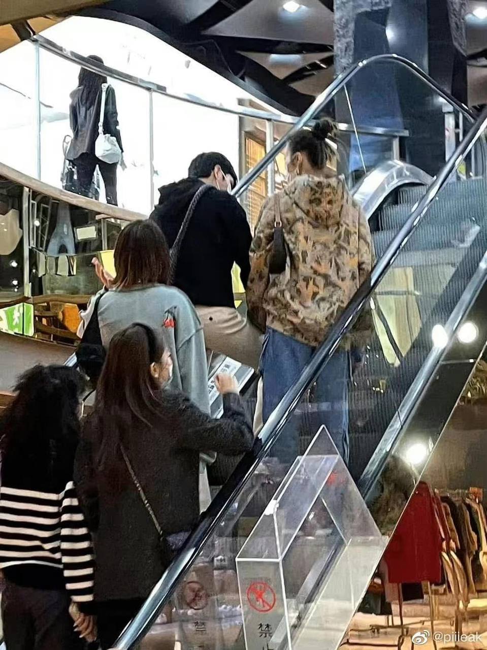 Điều gì khiến Tỉnh Bách Nhiên và Lưu Văn lúc nào cũng tương xứng?- Ảnh 13.