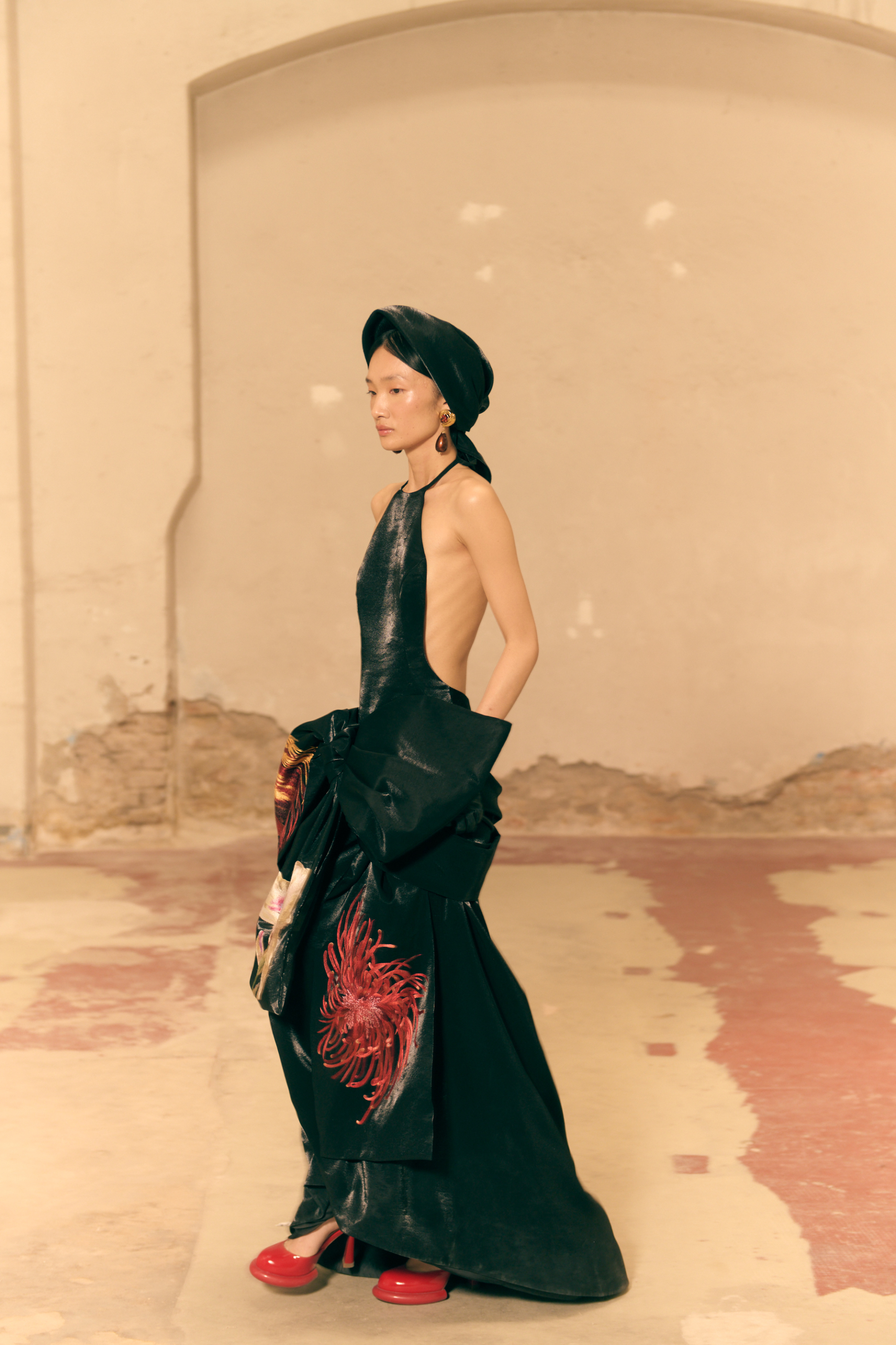 NTK trẻ Phan Đăng Ho&agrave;ng "xuất khẩu Tấm C&aacute;m&rdquo; đến Milan Fashion Week- Ảnh 4.