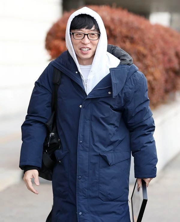 Chẳng d&aacute;m tin đ&acirc;y l&agrave; nam MC quốc d&acirc;n trong Running Man, lộ diện với d&aacute;ng vẻ nhợt nhạt rệu r&atilde; đ&aacute;ng lo- Ảnh 4.