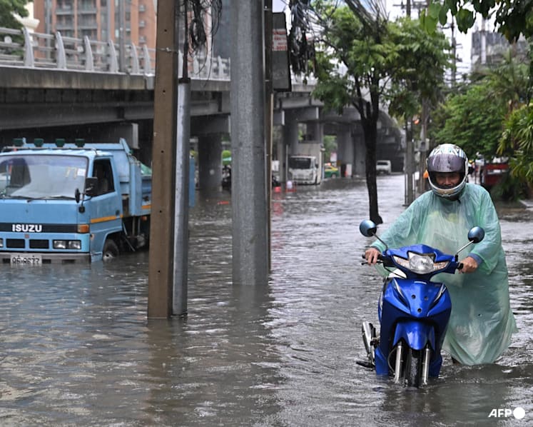 To&agrave;n cảnh Bangkok sau gần 48 giờ mưa lớn, cả 50 quận đều l&agrave; v&ugrave;ng thi&ecirc;n tai- Ảnh 11.