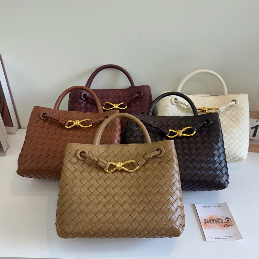 T&uacute;i m&acirc;y đan nh&igrave;n mộc mạc m&agrave; cực sang chuẩn "old money", bảo sao hội s&agrave;nh điệu thi nhau diện- Ảnh 8.