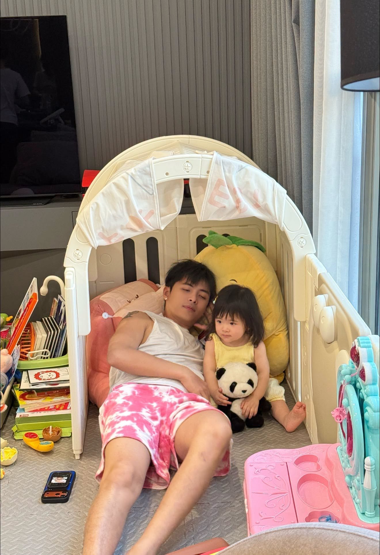 Giây phút con gái Puka bày tỏ tình cảm với mẹ gây bão mạng xã hội- Ảnh 3.