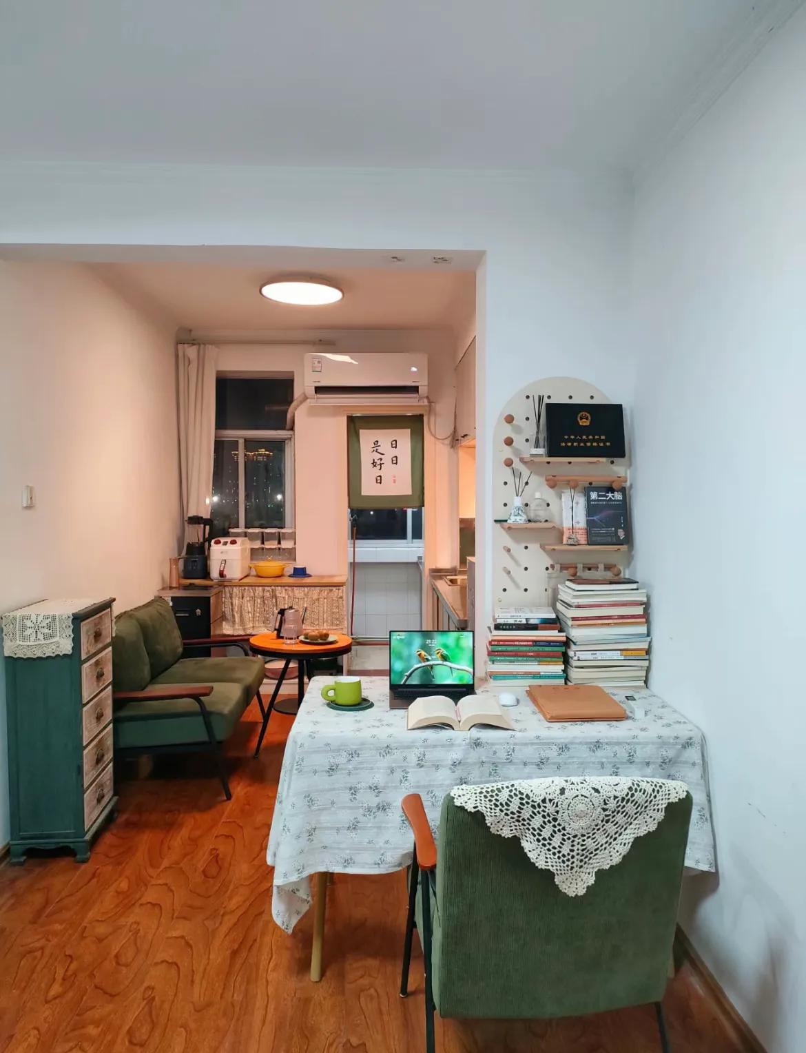 30 tuổi mua căn hộ cũ 67m&sup2;, 31 tuổi bắt đầu lại sự nghiệp: C&ocirc; g&aacute;i sống một m&igrave;nh 5 năm v&agrave; biến ph&ograve;ng kh&aacute;ch th&agrave;nh nơi kh&ocirc;ng ai ngờ tới- Ảnh 3.
