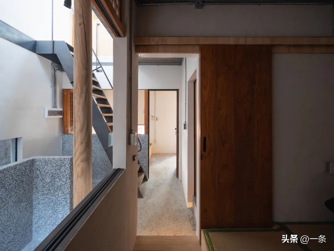 3 anh chị em thừa kế căn nh&agrave; tổ chỉ 44m&sup2;, cải tạo th&agrave;nh nơi đủ rộng để 3 thế hệ c&oacute; thể c&ugrave;ng chung sống- Ảnh 11.