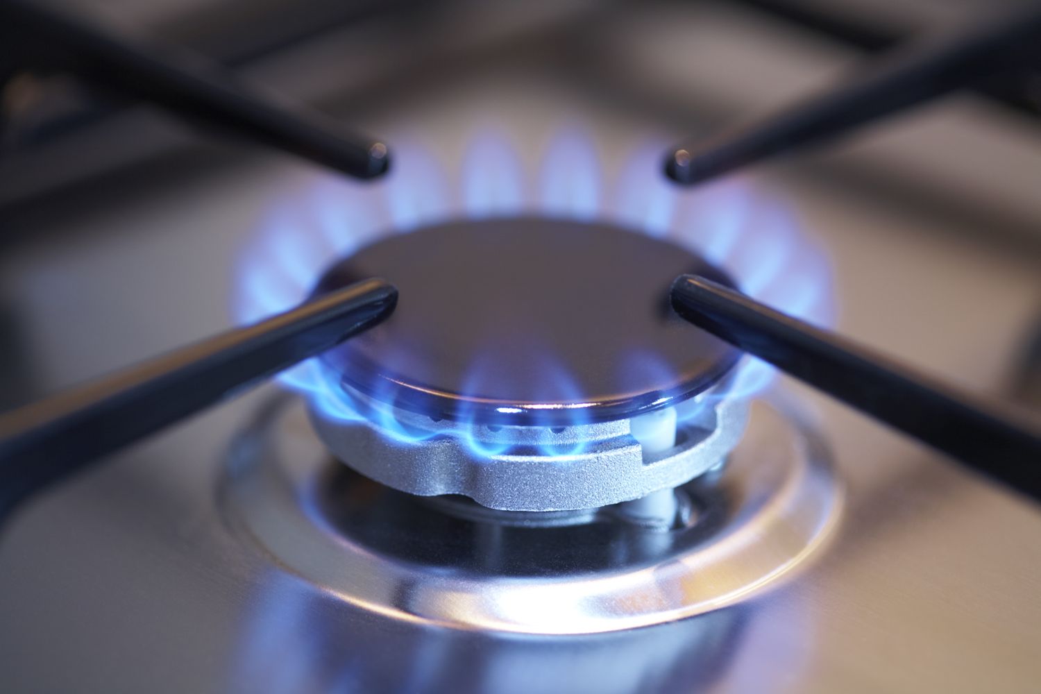 V&igrave; sao lửa bếp gas bỗng chuyển m&agrave;u cam? C&oacute; 1 nguy&ecirc;n nh&acirc;n kh&ocirc;ng n&ecirc;n xem nhẹ- Ảnh 2.