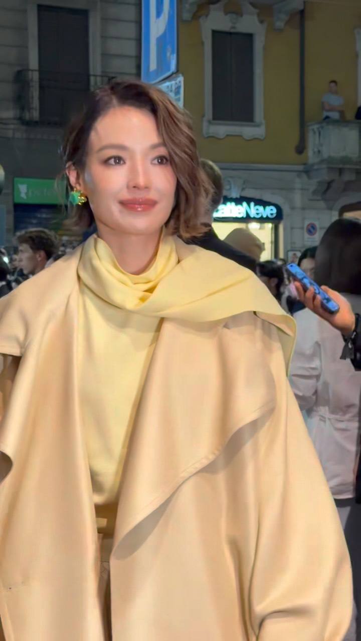 Thư Kỳ ngồi cạnh Song Hye Kyo: Hai tường th&agrave;nh nhan sắc ch&acirc;u &Aacute; tạo n&ecirc;n t&acirc;m điểm truyền th&ocirc;ng- Ảnh 5.