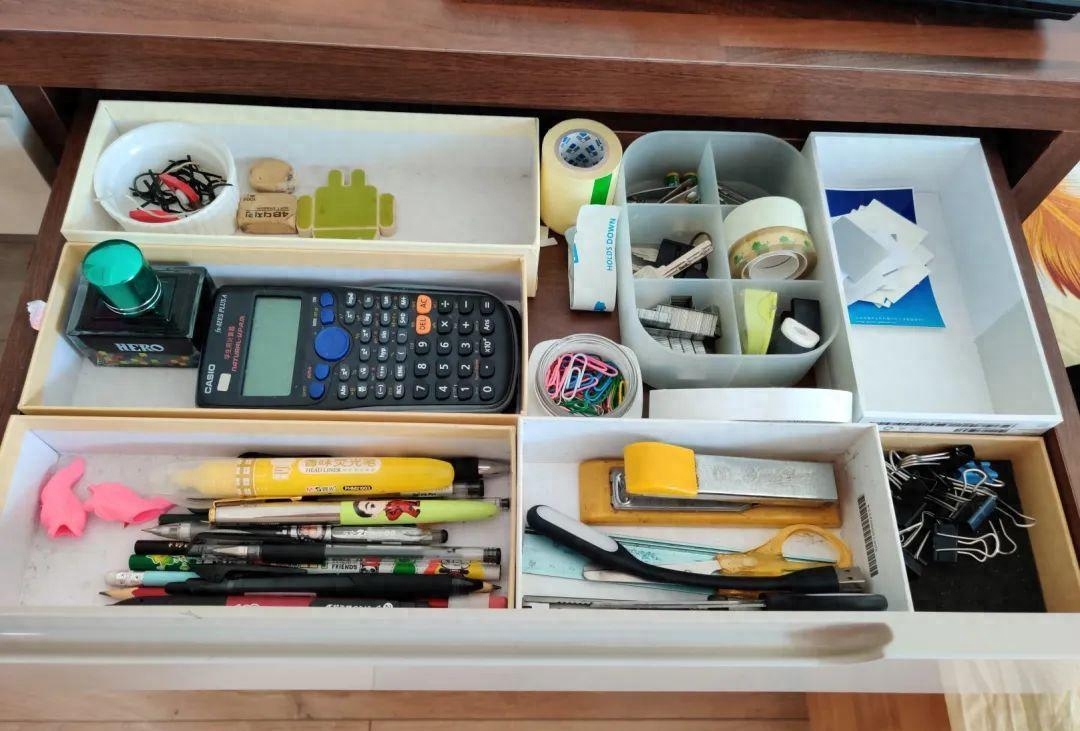 7 năm mua sắm theo cảm hứng, t&ocirc;i mới hiểu: Nh&agrave; c&agrave;ng nhiều đồ, tiền c&agrave;ng kh&oacute; giữ - Ảnh 4.