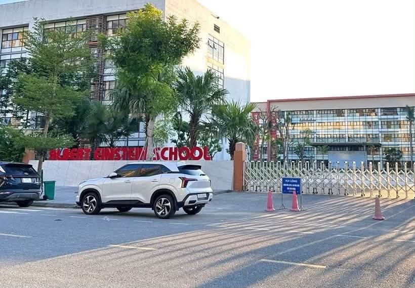 Nam sinh lớp 9 rơi từ kh&aacute;ch sạn tử vong khi đi trải nghiệm: Sự việc xảy ra trong l&uacute;c đo&agrave;n đang ngủ- Ảnh 1.