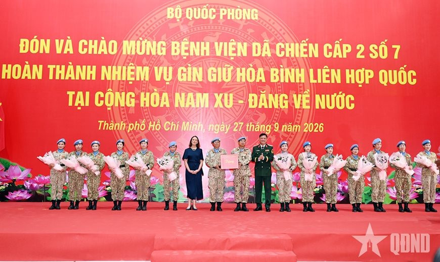 Một m&aacute;y bay khổng lồ sải c&aacute;nh d&agrave;i 52m, cao gần 17m vừa đ&aacute;p T&acirc;n Sơn Nhất, kh&ocirc;ng thấy tr&ecirc;n web theo d&otilde;i chuyến bay, l&agrave;m nhiệm vụ đặc biệt li&ecirc;n quan Việt Nam- Ảnh 3.