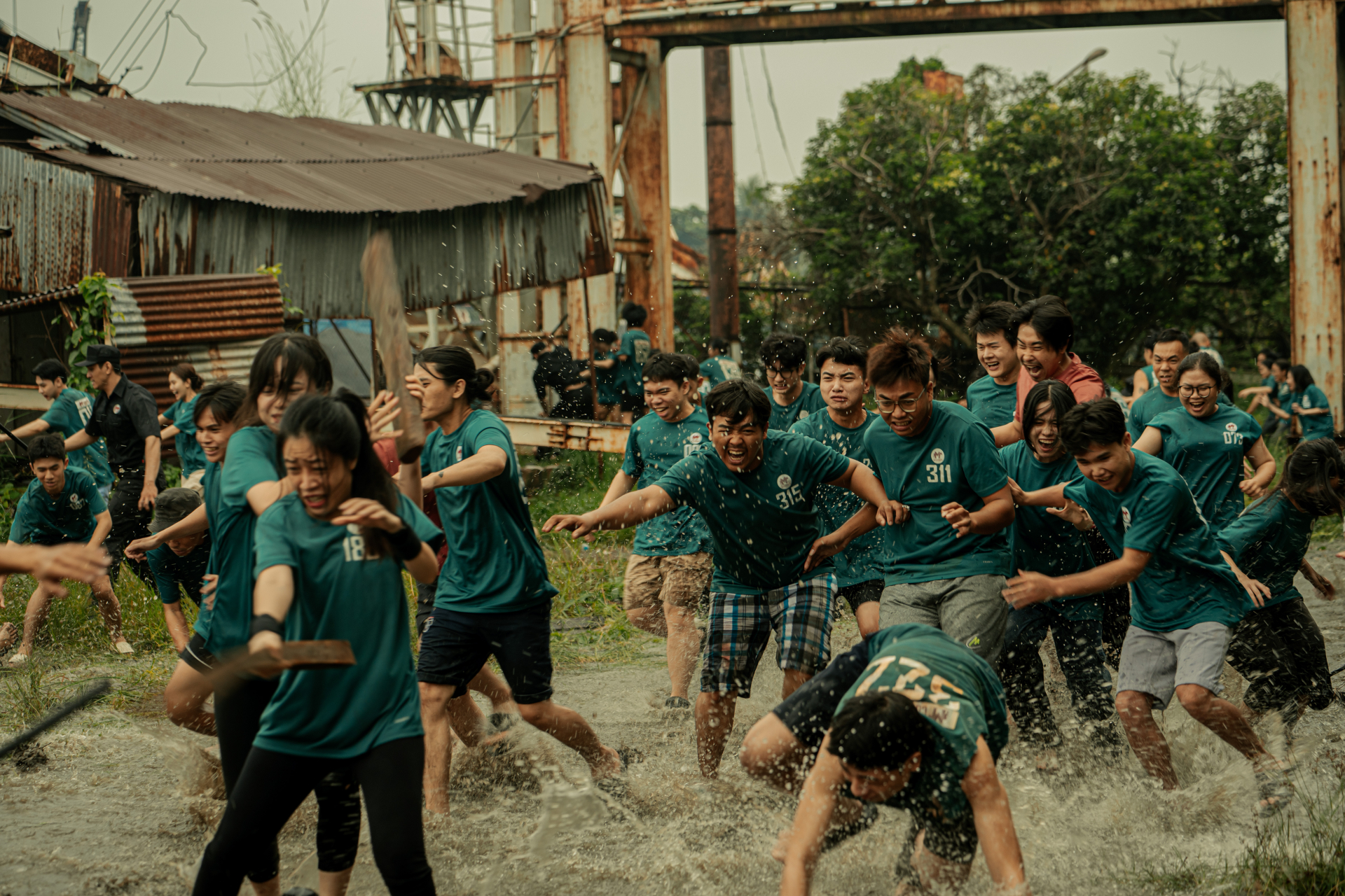 Kh&ocirc;ng cản nổi phim Việt đạt 100 tỷ nhanh như vũ b&atilde;o, nh&igrave;n vị thế kỷ lục m&agrave; chỉ biết phục s&aacute;t đất- Ảnh 5.