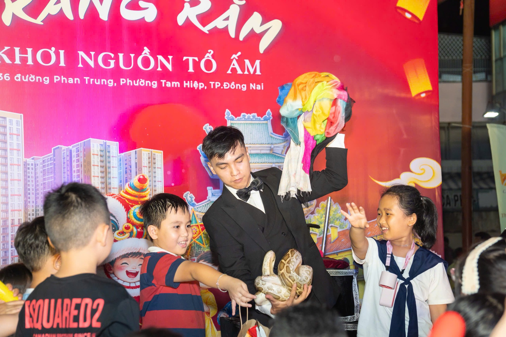 Hàng trăm gia đình vui hội trung thu tại Phố Lồng Đèn phường Tam Hiệp - Ảnh 3.