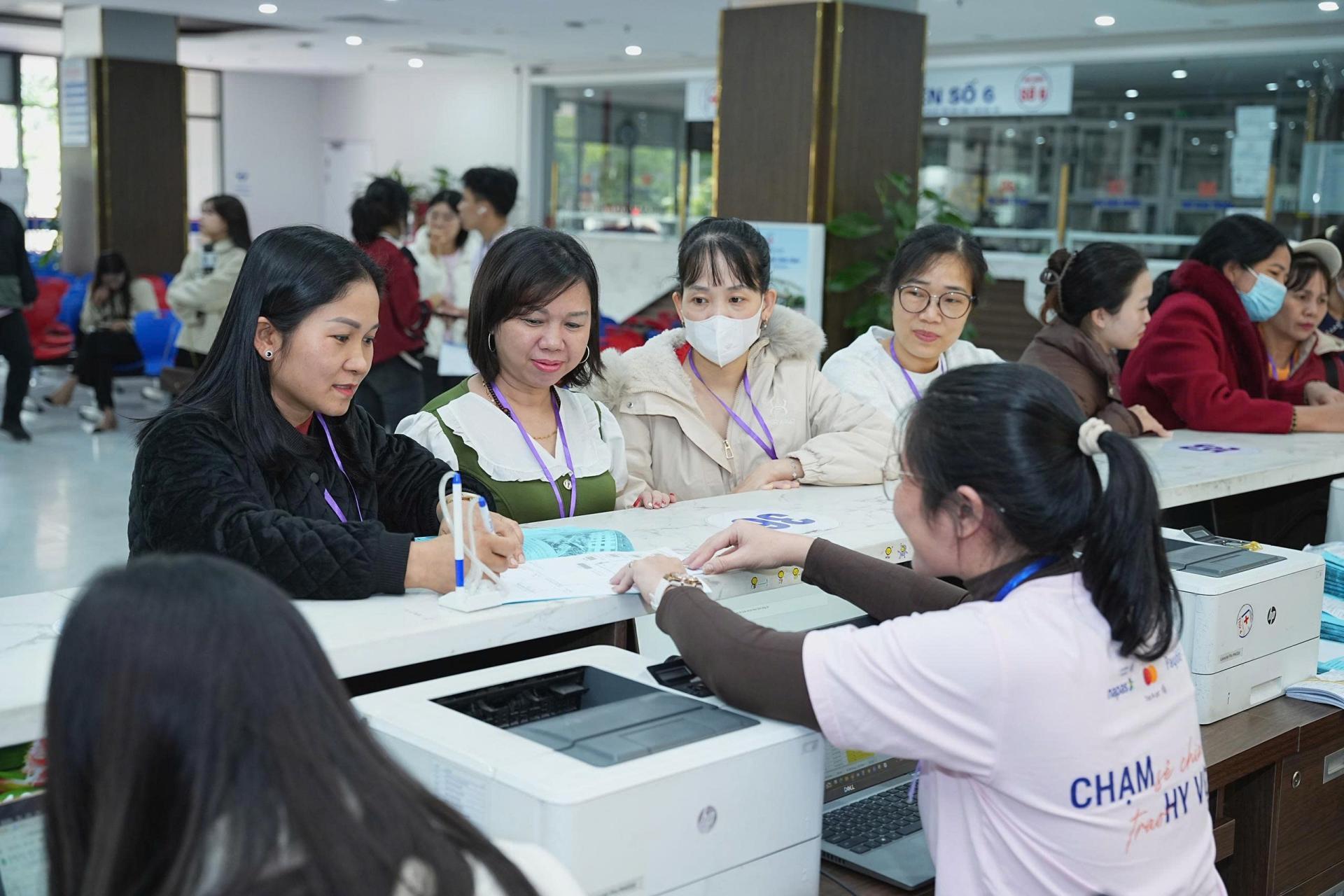 &rlm;NAPAS, Mastercard v&agrave; Payoo mở rộng chương tr&igrave;nh tầm so&aacute;t ung thư cho phụ nữ yếu thế v&agrave; d&acirc;n tộc thiểu số&rlm; - Ảnh 4.
