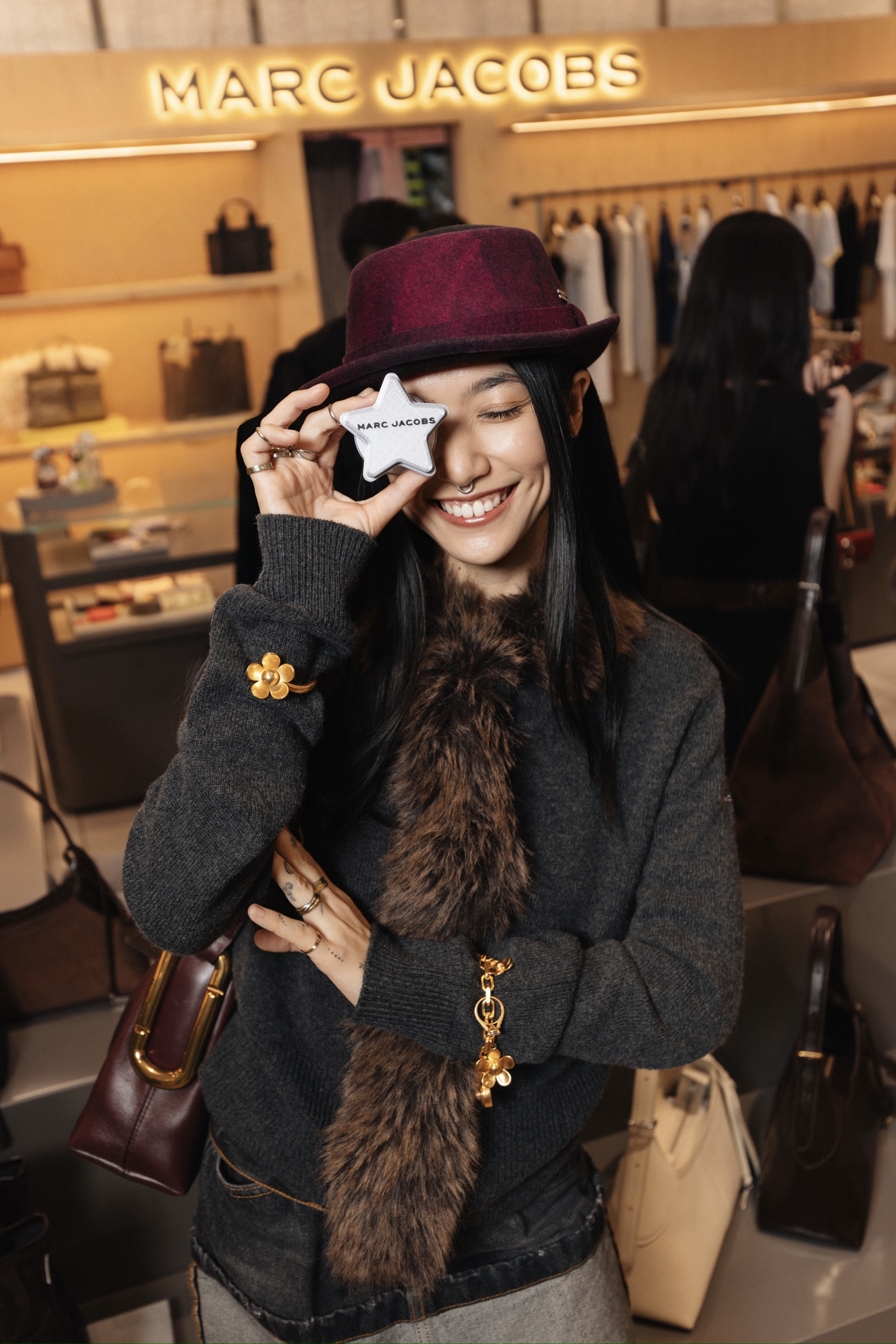 &rlm;Marc Jacobs khai trương cửa h&agrave;ng mới tại Takashimaya, đ&oacute;n Thu Đ&ocirc;ng 2026 c&ugrave;ng d&agrave;n t&iacute;n đồ thời trang&rlm; - Ảnh 10.
