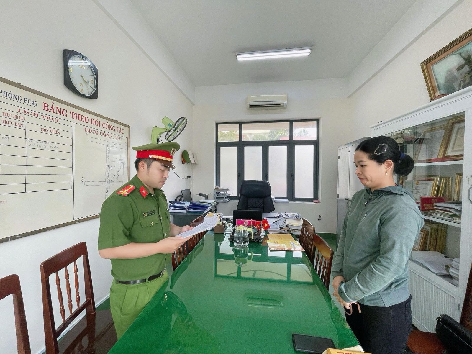 Khởi tố gi&aacute;m đốc Phạm Thị Minh L&yacute; v&agrave; kế to&aacute;n trưởng Nguyễn Thị Như &Yacute;- Ảnh 2.
