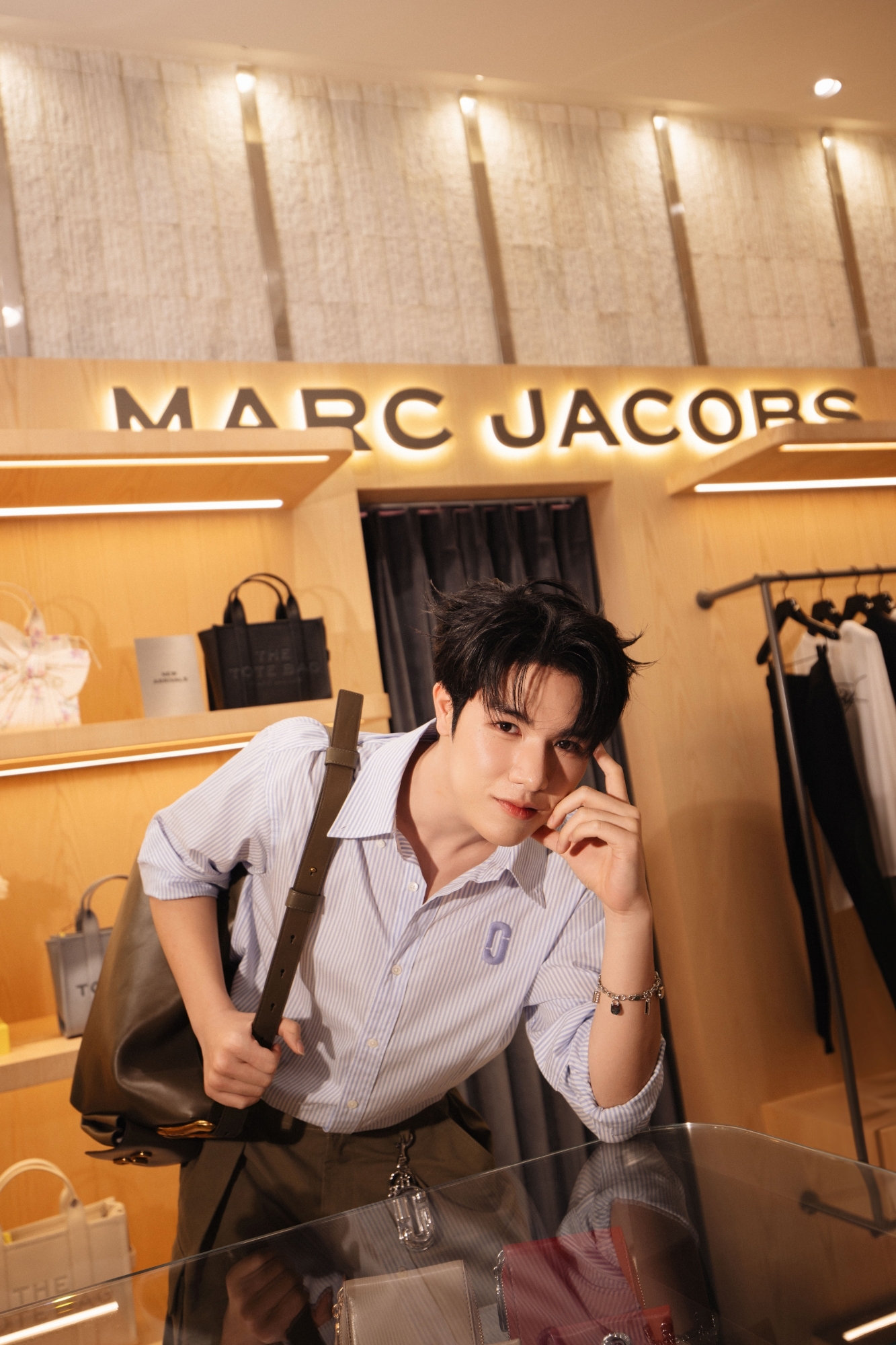 &rlm;Marc Jacobs khai trương cửa h&agrave;ng mới tại Takashimaya, đ&oacute;n Thu Đ&ocirc;ng 2026 c&ugrave;ng d&agrave;n t&iacute;n đồ thời trang&rlm; - Ảnh 3.