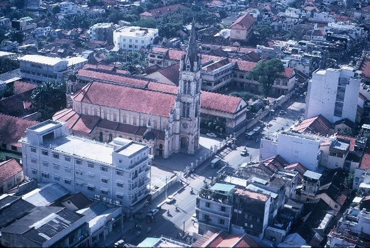 Nh&agrave; thờ hồng biểu tượng của khu phố đỉnh nhất thế giới T&acirc;n Định: Cất giữ ng&ocirc;i mộ 143 năm, tồn tại b&iacute; ẩn 70 năm chưa lời giải đ&aacute;p- Ảnh 9.