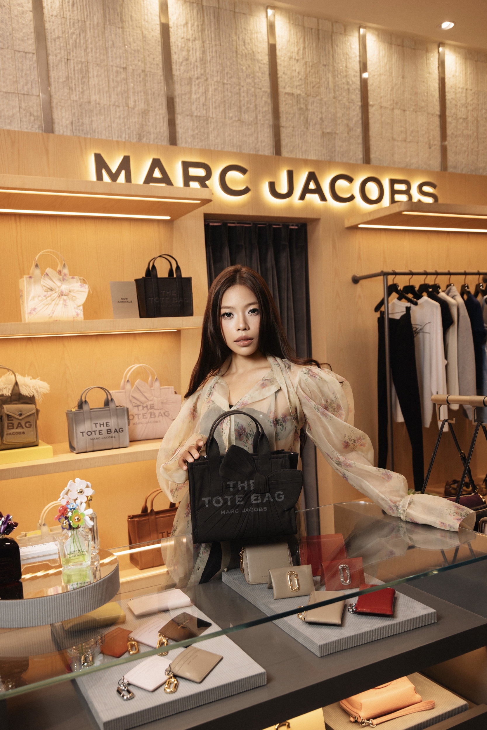 &rlm;Marc Jacobs khai trương cửa h&agrave;ng mới tại Takashimaya, đ&oacute;n Thu Đ&ocirc;ng 2026 c&ugrave;ng d&agrave;n t&iacute;n đồ thời trang&rlm; - Ảnh 5.