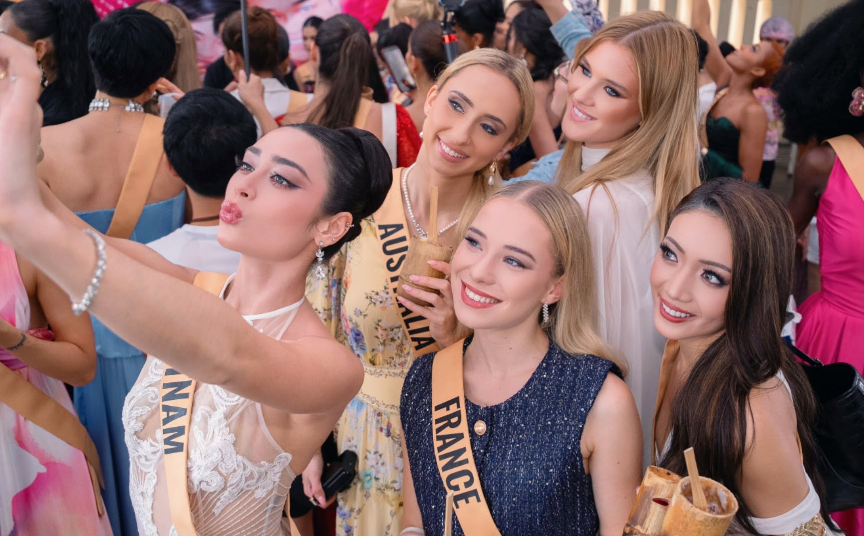 Emoura Phạm thi bikini ở Miss Grand: Sắc v&oacute;c slay - catwalk "0 điểm", netizen nổi giận đ&ograve;i c&ocirc;ng bằng v&igrave; 1 chi tiết- Ảnh 6.