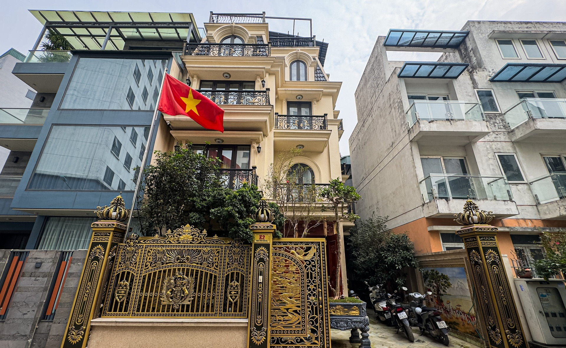 Nam NSND mang h&agrave;m Đại t&aacute; nghỉ hưu ở tuổi 58, cưới vợ k&eacute;m 13 tuổi, sở hữu biệt thự 4 tầng ở H&agrave; Nội- Ảnh 3.