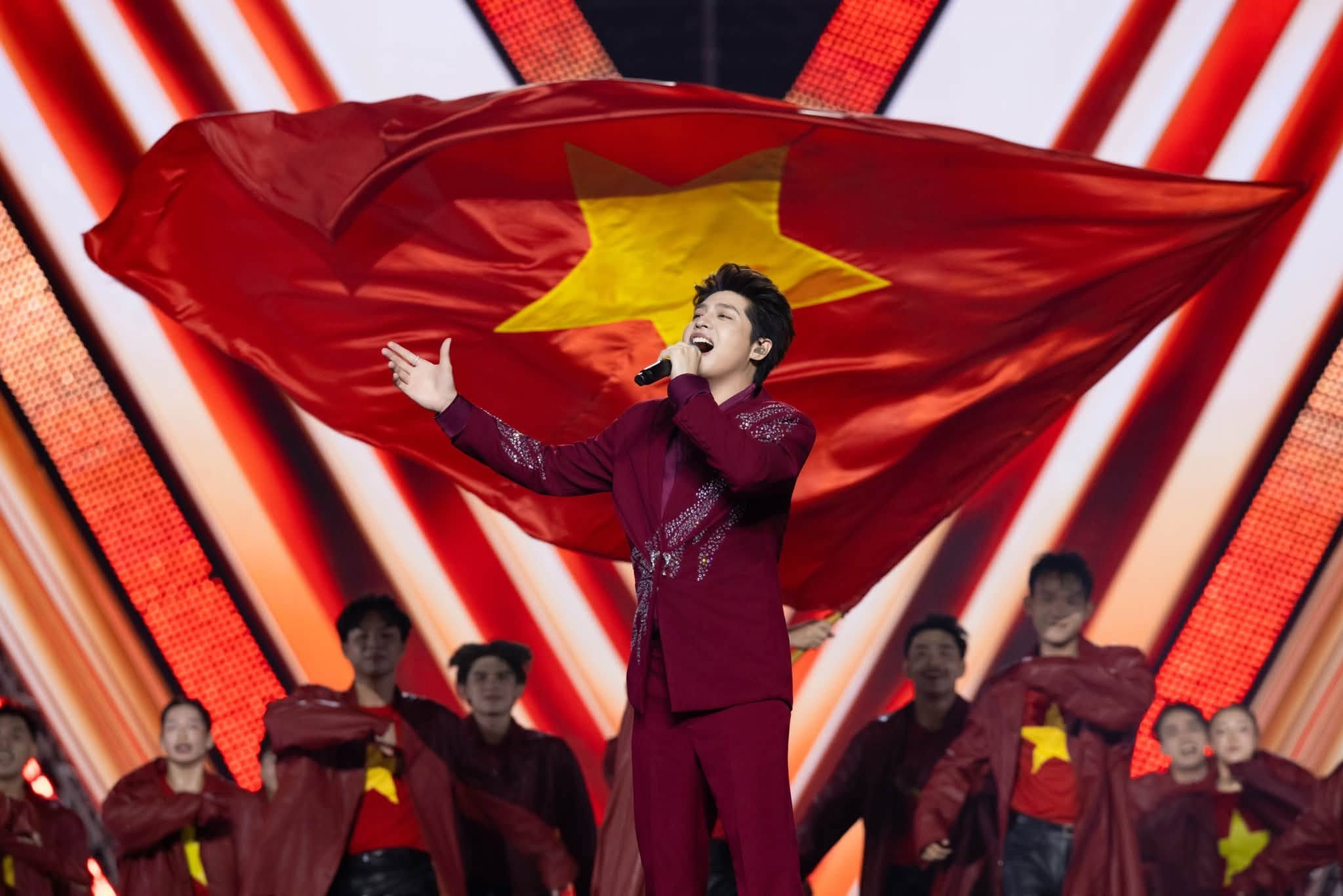 Thu nhập của "Th&aacute;i tử VTV"- Ảnh 2.
