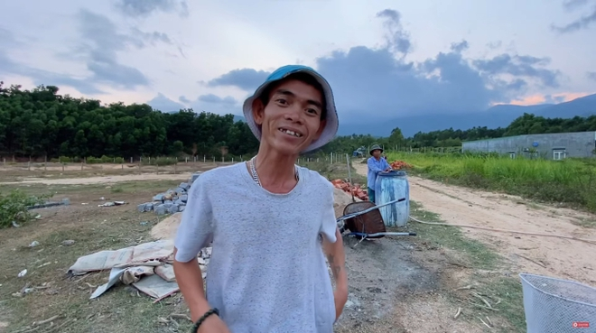 Thu nhập của người chăn bò nổi tiếng nhất Việt Nam, xây nhà gần 1 tỷ đồng- Ảnh 5.