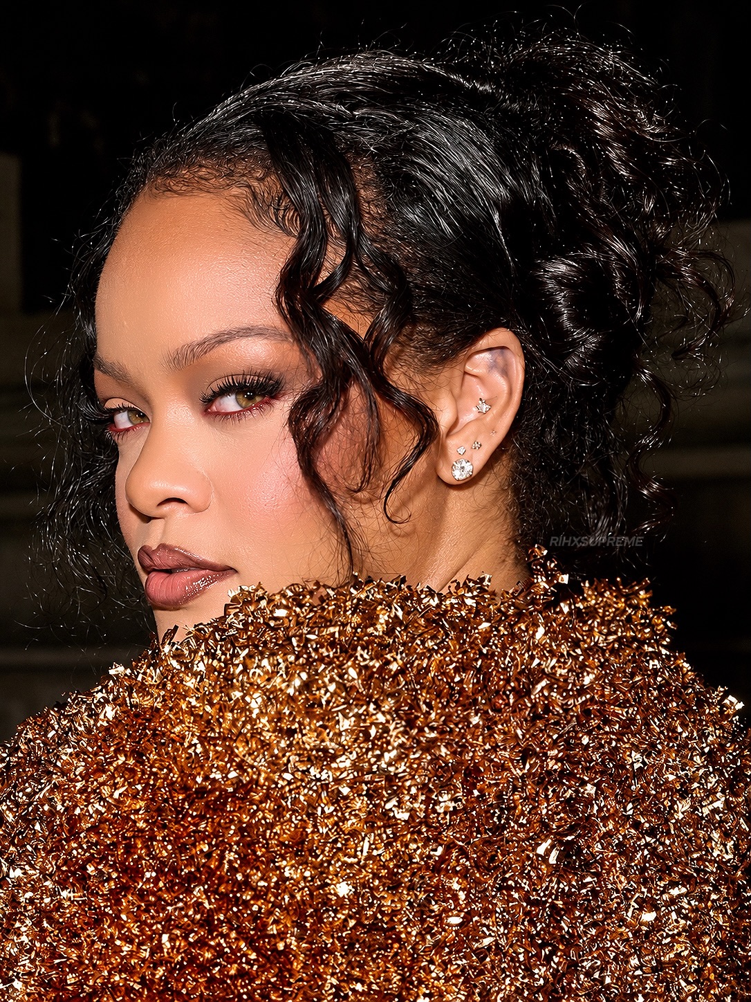 Rihanna thản nhi&ecirc;n đến muộn 63 ph&uacute;t, hơn 500 kh&aacute;ch mời show thời trang phải chờ- Ảnh 6.