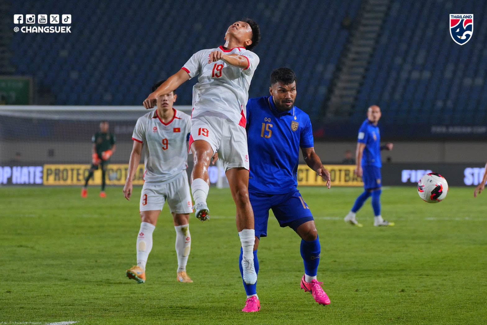 Sụp đổ trước Th&aacute;i Lan, ĐT Việt Nam hết cửa v&ocirc; địch FIFA ASEAN Cup, chấm dứt kỷ lục bất bại- Ảnh 2.