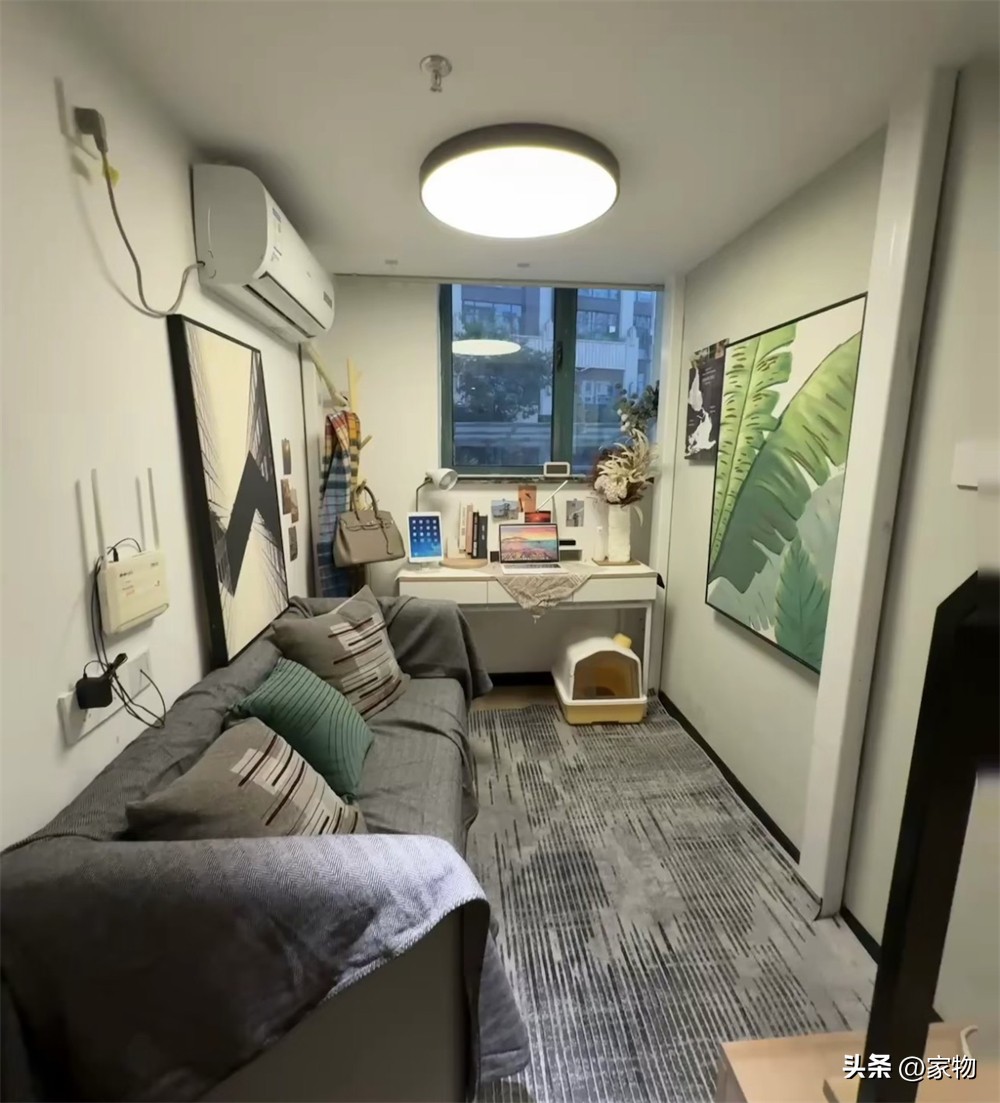 Căn hộ chỉ 15m² nhưng vẫn chia được 2 tầng: Phòng khách, bếp và giường đôi đều không thiếu- Ảnh 5.