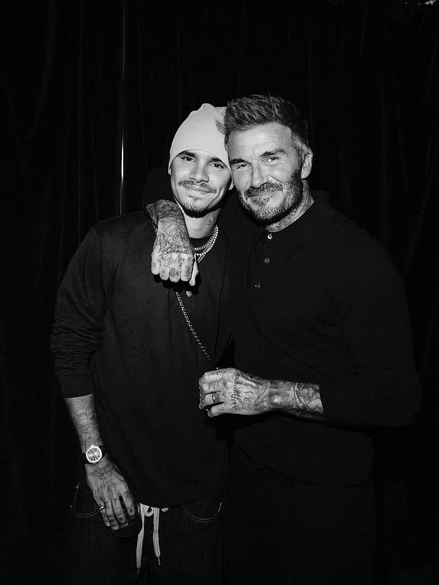 T&igrave;nh cảm gia đ&igrave;nh Beckham hiện tại sau gần 2 năm cậu cả Brooklyn dứt &aacute;o rời đi c&ugrave;ng nữ thừa kế nh&agrave; tỷ ph&uacute;- Ảnh 2.