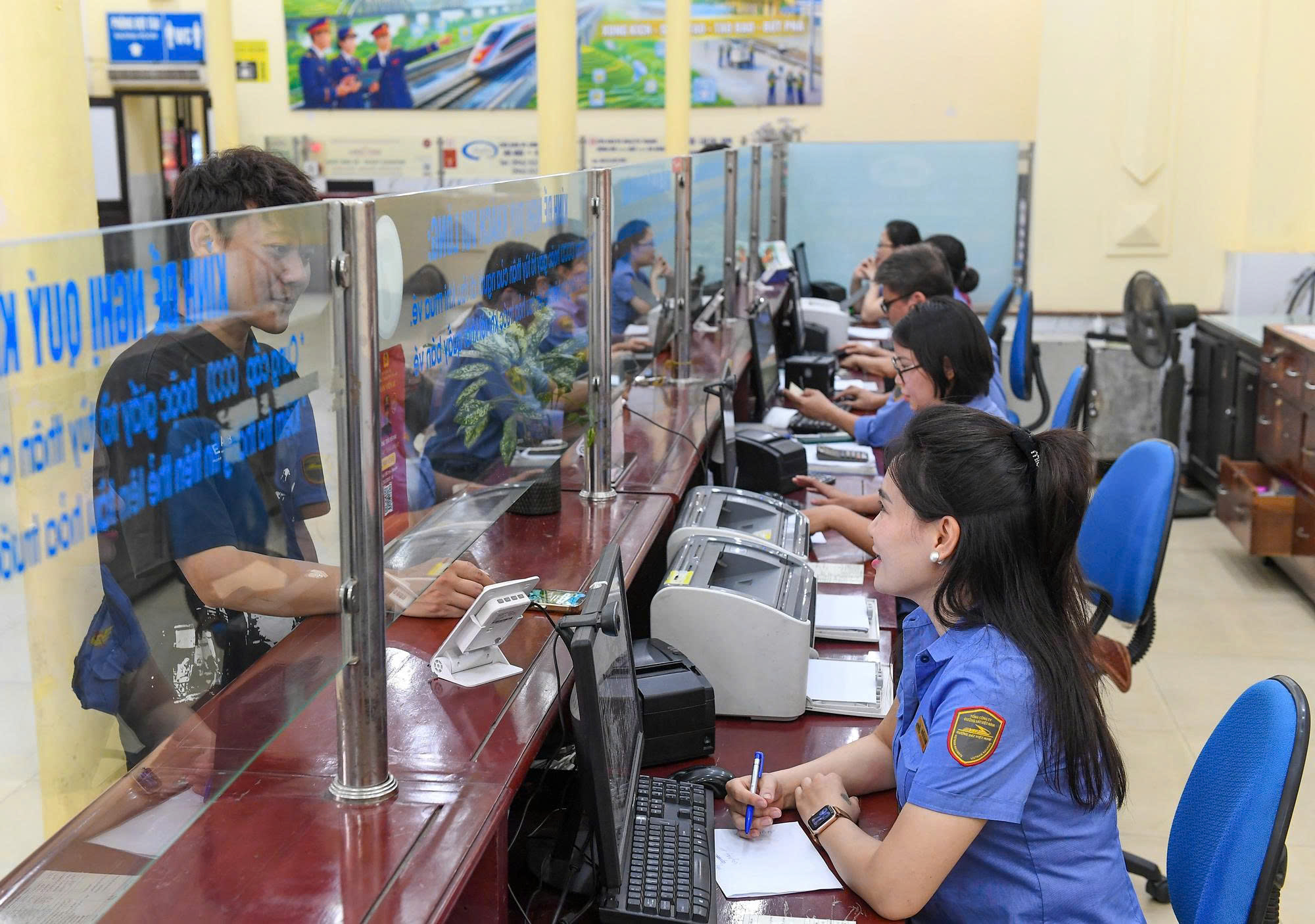 V&eacute; m&aacute;y bay, v&eacute; t&agrave;u Tết Đinh M&ugrave;i 2027 mở b&aacute;n - Ảnh 3.
