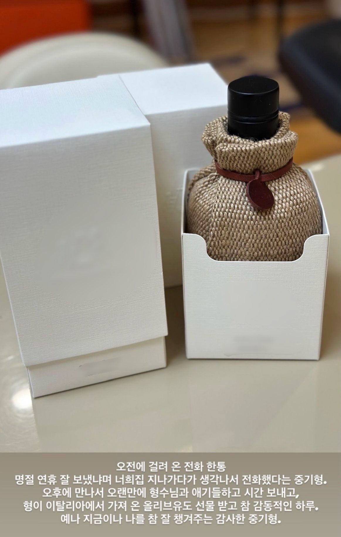 Đ&atilde; c&oacute; tung t&iacute;ch của vợ Song Joong Ki giữa tin ruồng bỏ chồng con, x&aacute;ch va li rời khỏi H&agrave;n Quốc- Ảnh 1.