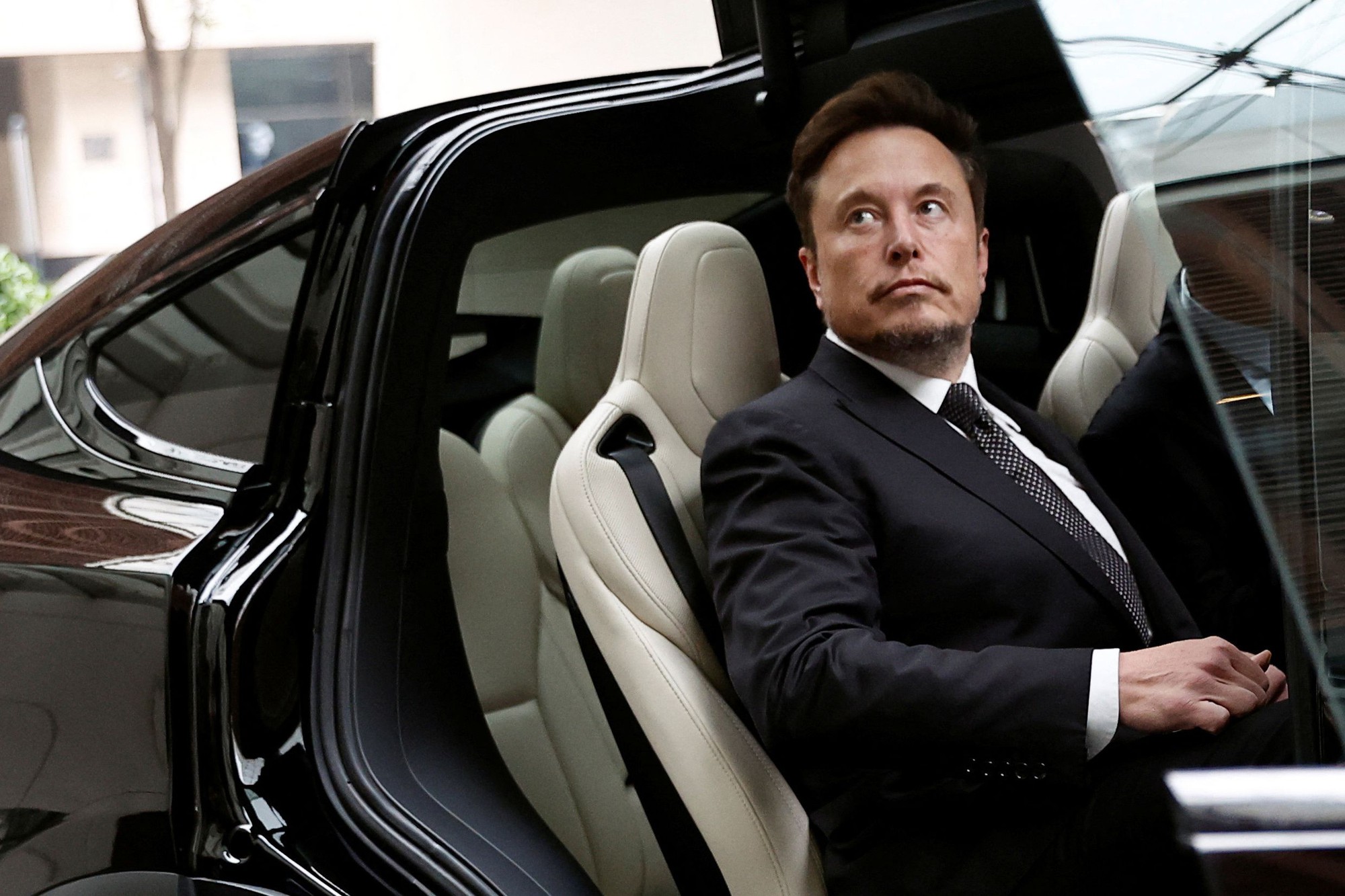 Elon Musk chỉ ra 5 thứ người nghèo đang lãng phí tiền: Điều thứ 3 nhiều người Việt mắc phải mỗi ngày - Ảnh 2.