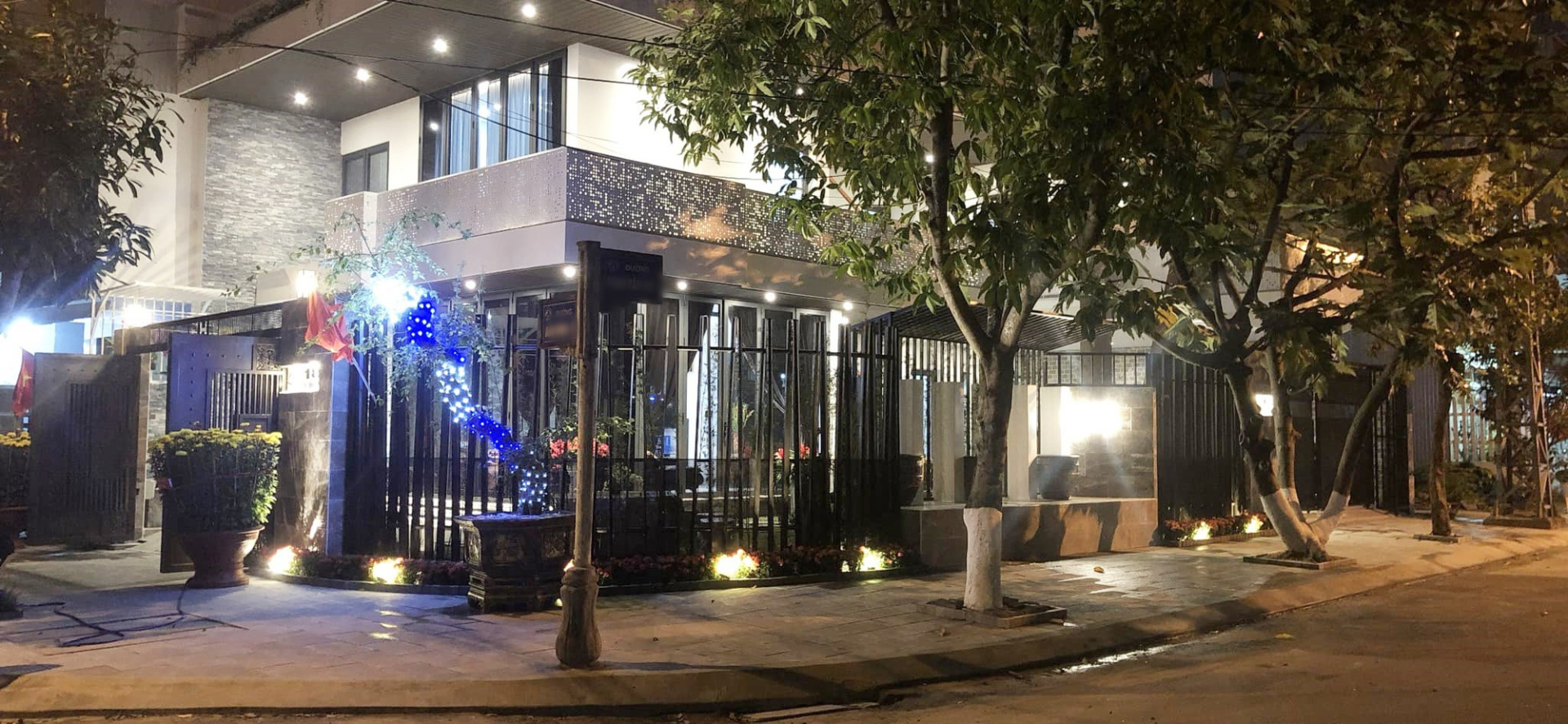 Nam NSƯT 58 tuổi tận hưởng cuộc sống thảnh thơi, sở hữu biệt thự 2 mặt tiền gần biển Đ&agrave; Nẵng - Ảnh 2.