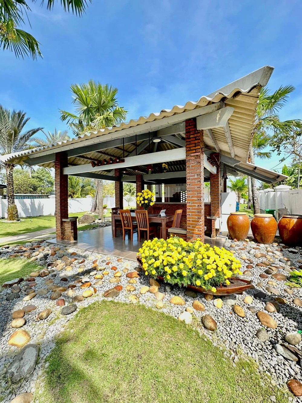 "Vua nhạc miền T&acirc;y" từng vỡ nợ 20 tỷ, nay sở hữu biệt phủ 4.000m&sup2; to nhất nh&igrave; An Giang- Ảnh 7.