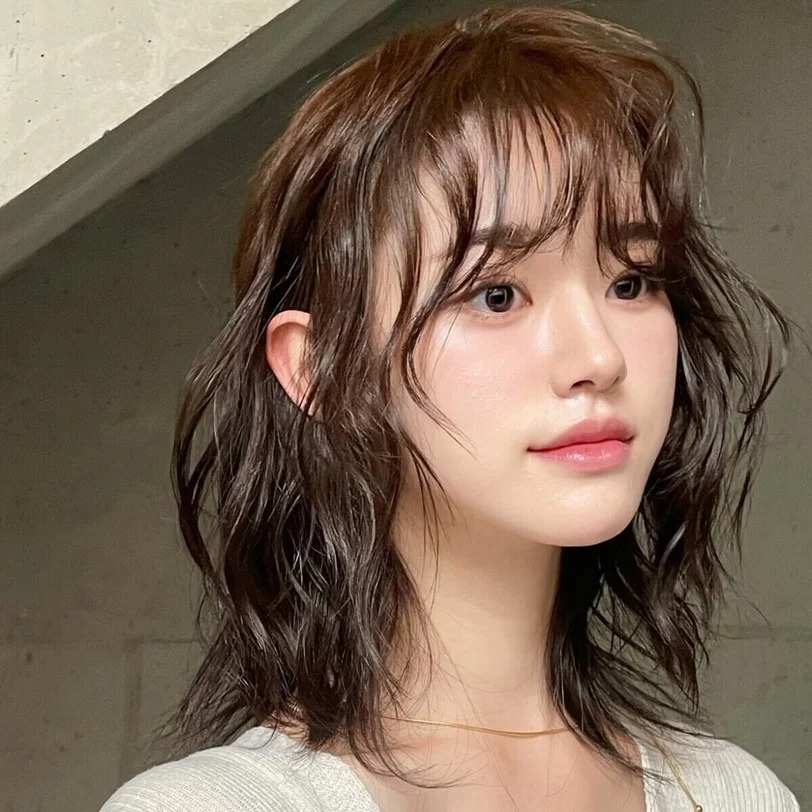 Người t&oacute;c thưa thường hợp 5 kiểu n&agrave;y: T&oacute;c nh&igrave;n d&agrave;y hơn, gương mặt cũng s&aacute;ng hơn- Ảnh 7.