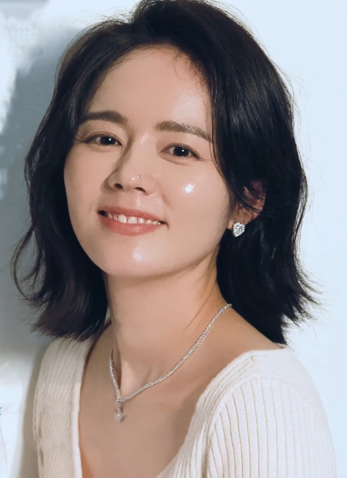 "Ngọc nữ" Han Ga In rối r&iacute;t xin lỗi- Ảnh 2.