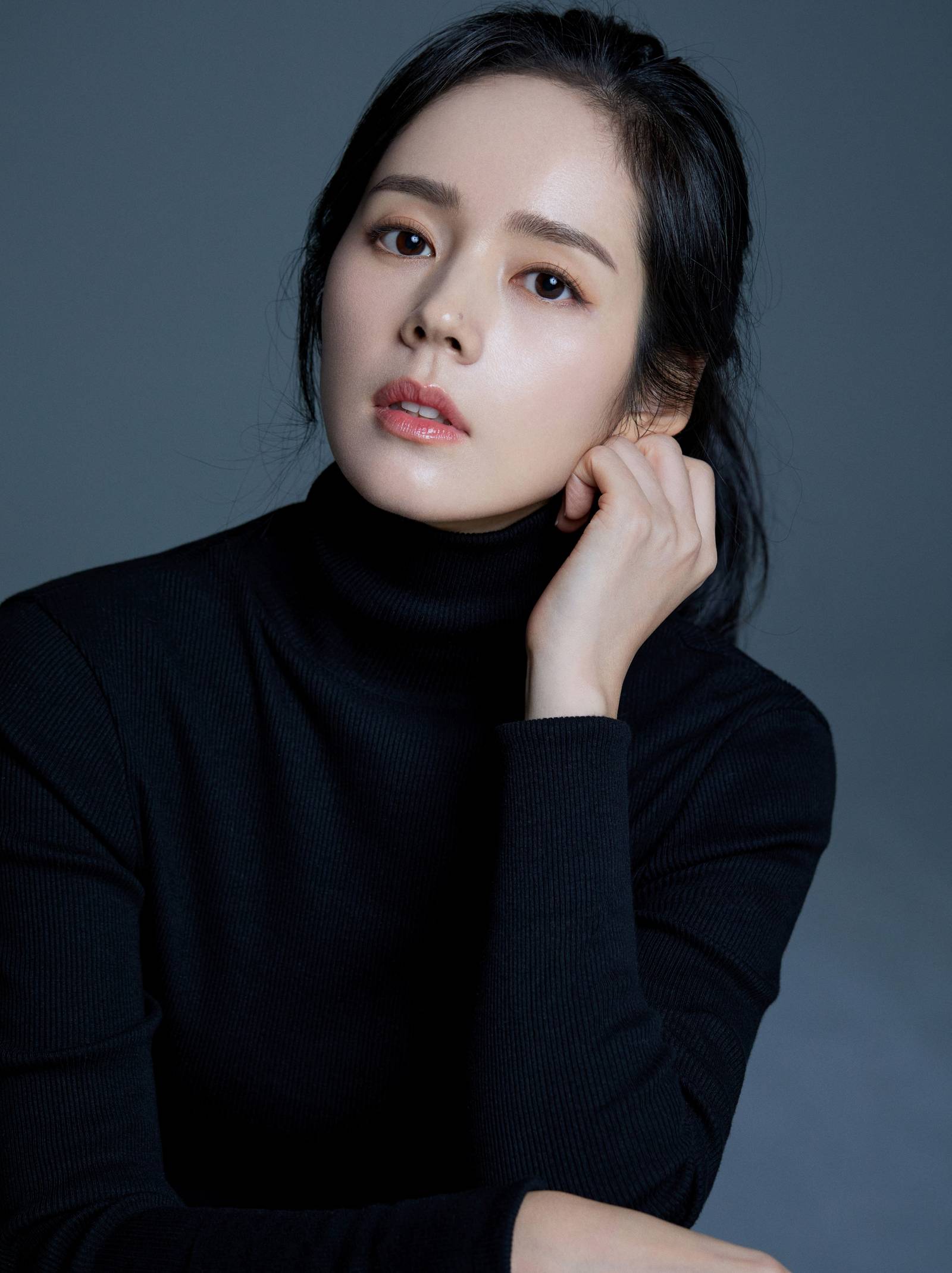 "Ngọc nữ" Han Ga In rối r&iacute;t xin lỗi- Ảnh 1.