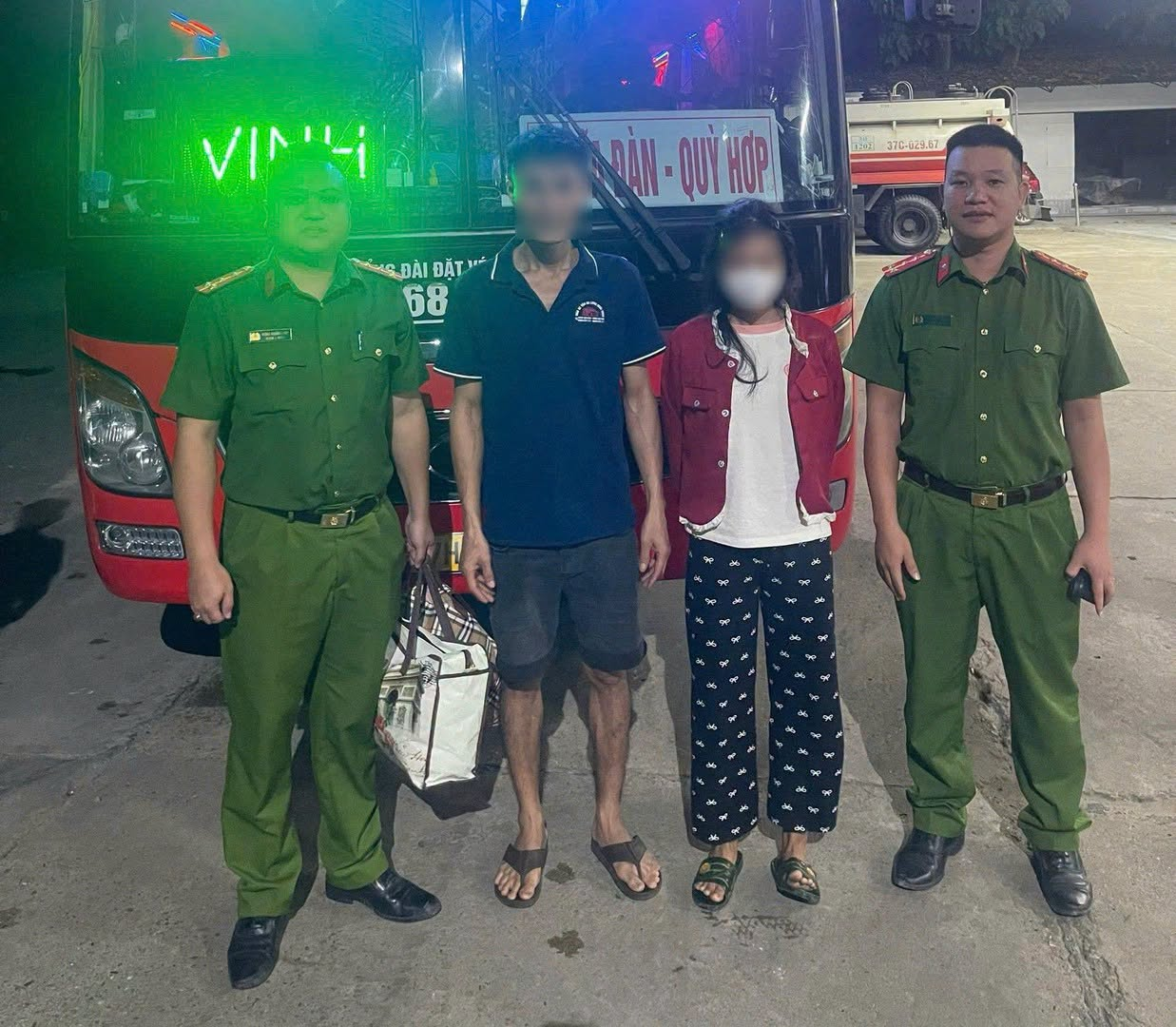 C&ocirc;ng an r&agrave; so&aacute;t tuyến đường, đ&oacute;n chặn th&agrave;nh c&ocirc;ng L.T.B.L. bị dụ dỗ từ Nghệ An ra Bắc - Ảnh 1.