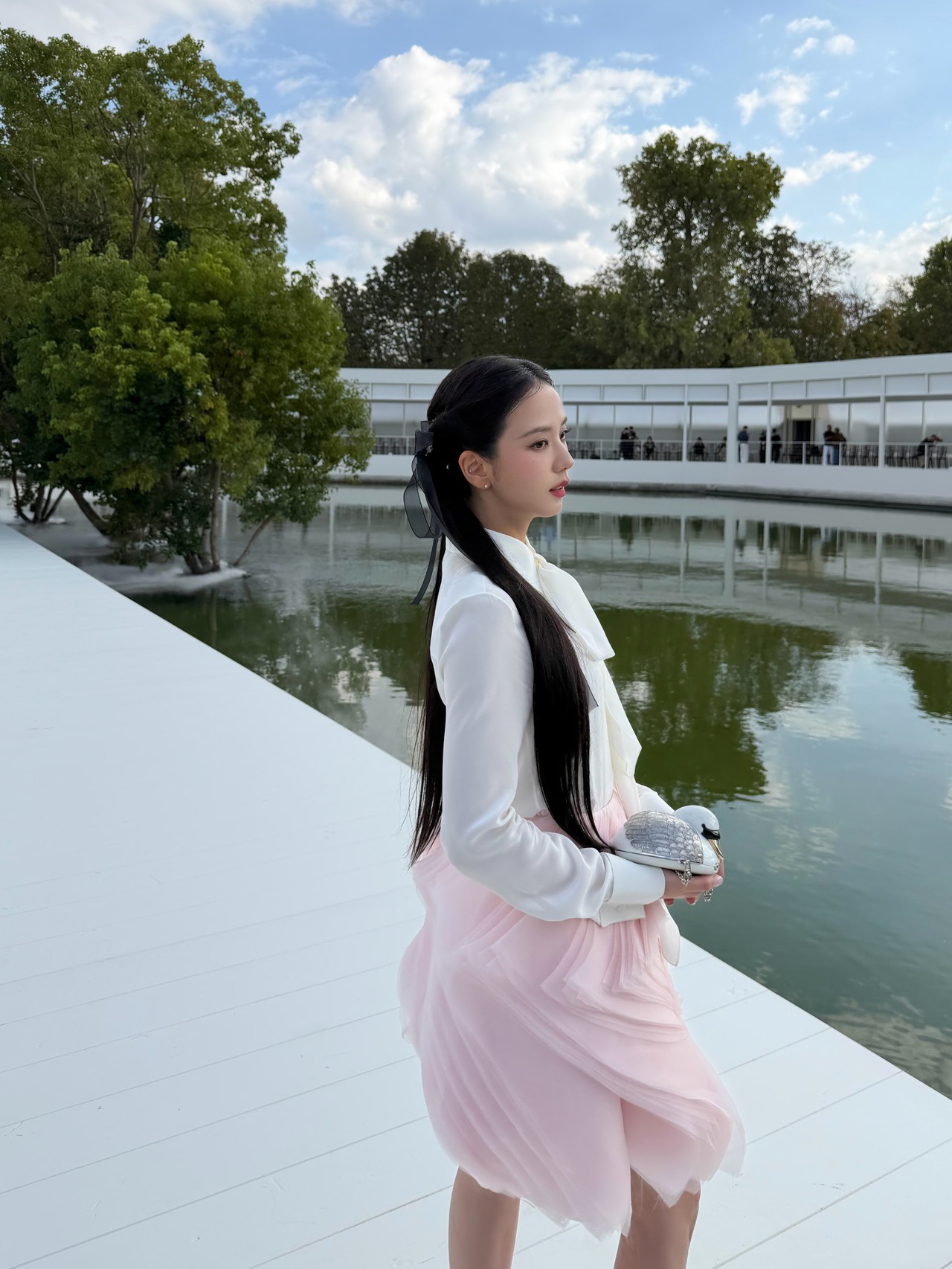 Jisoo: Xinh th&igrave; sang l&agrave;m mẫu beauty, chứ gu xấu th&igrave; đừng đi Fashion Week - Ảnh 8.