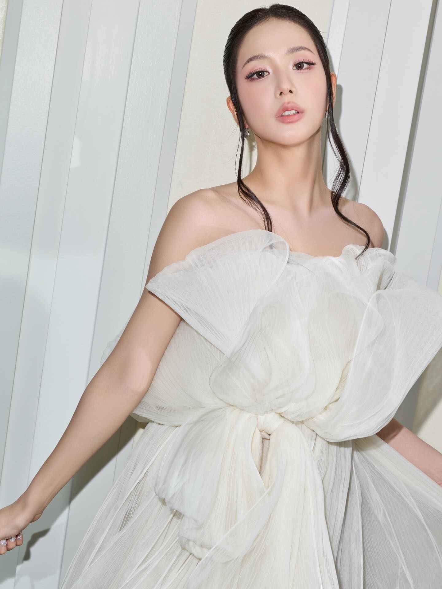 Jisoo: Xinh th&igrave; sang l&agrave;m mẫu beauty, chứ gu xấu th&igrave; đừng đi Fashion Week - Ảnh 23.