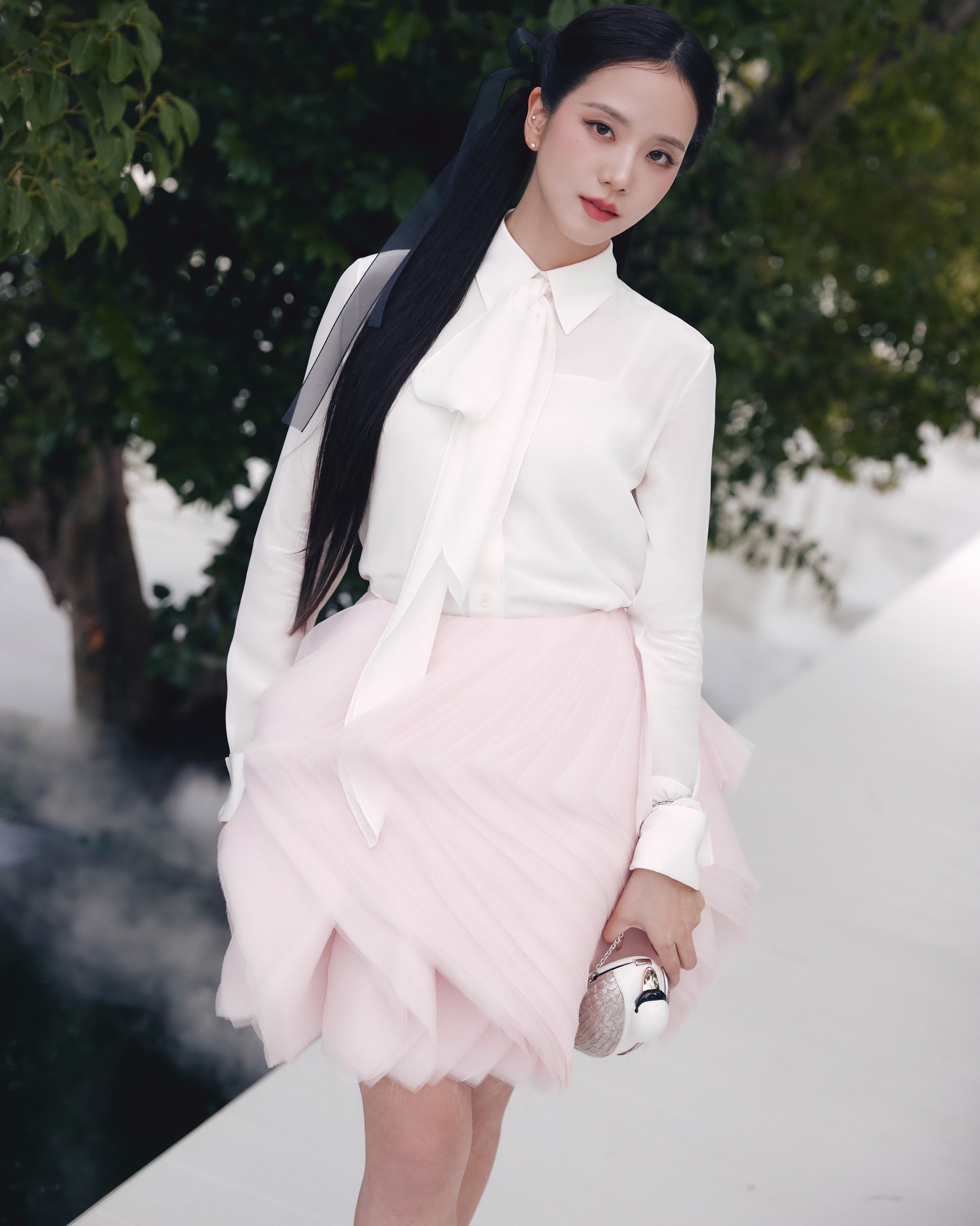 Jisoo: Xinh th&igrave; sang l&agrave;m mẫu beauty, chứ gu xấu th&igrave; đừng đi Fashion Week - Ảnh 14.