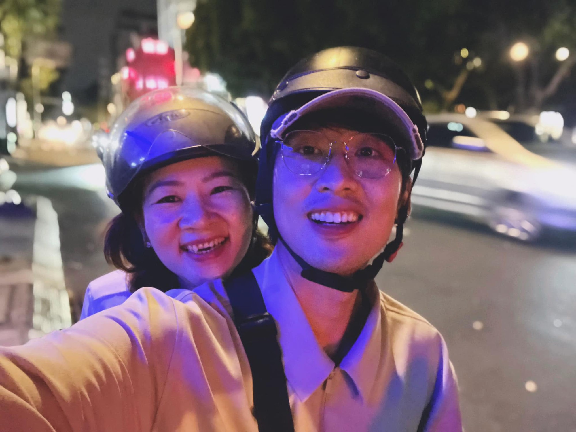 Cậu b&eacute; theo mẹ b&aacute;n v&eacute; số, sống trong nh&agrave; 11m2 giờ trở th&agrave;nh nam thần ngh&igrave;n tỷ, đ&oacute;ng 2 phim tranh giải Oscar- Ảnh 4.