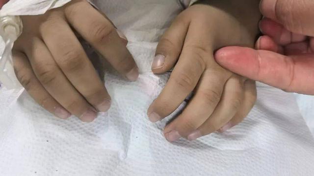 B&eacute; trai 3 tuổi nhập viện v&igrave; ngộ độc sau thời gian d&agrave;i ăn cơm, thức ăn để qua đ&ecirc;m- Ảnh 2.