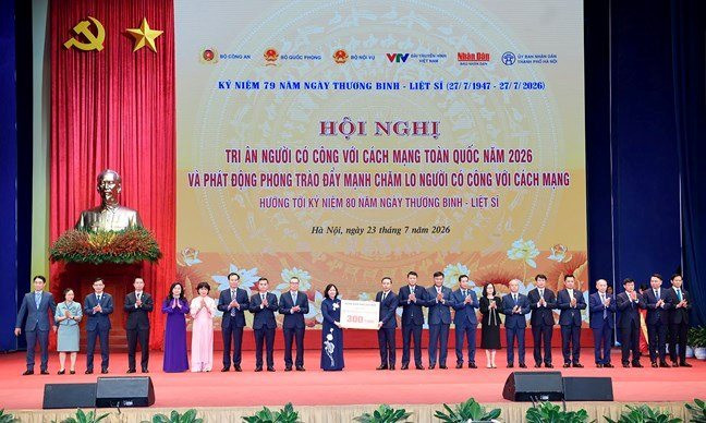 Thủ tướng ph&aacute;t động, Vingroup ủng hộ ngay 11.000 tỷ, 20 ng&acirc;n h&agrave;ng v&agrave; PetroVietnam, H&ograve;a Ph&aacute;t, THACO, Masan, Sun Group... c&ugrave;ng chi h&agrave;ng chục tỷ l&agrave;m một việc &yacute; nghĩa- Ảnh 2.
