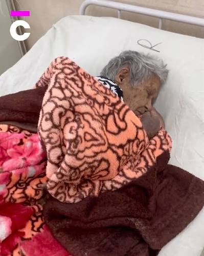 Đây là gương mặt đại diện cho trận lũ quét ở Nepal: Từ một “cô dâu 8 tuổi” đến “chiến binh 97 tuổi” - Ảnh 3.