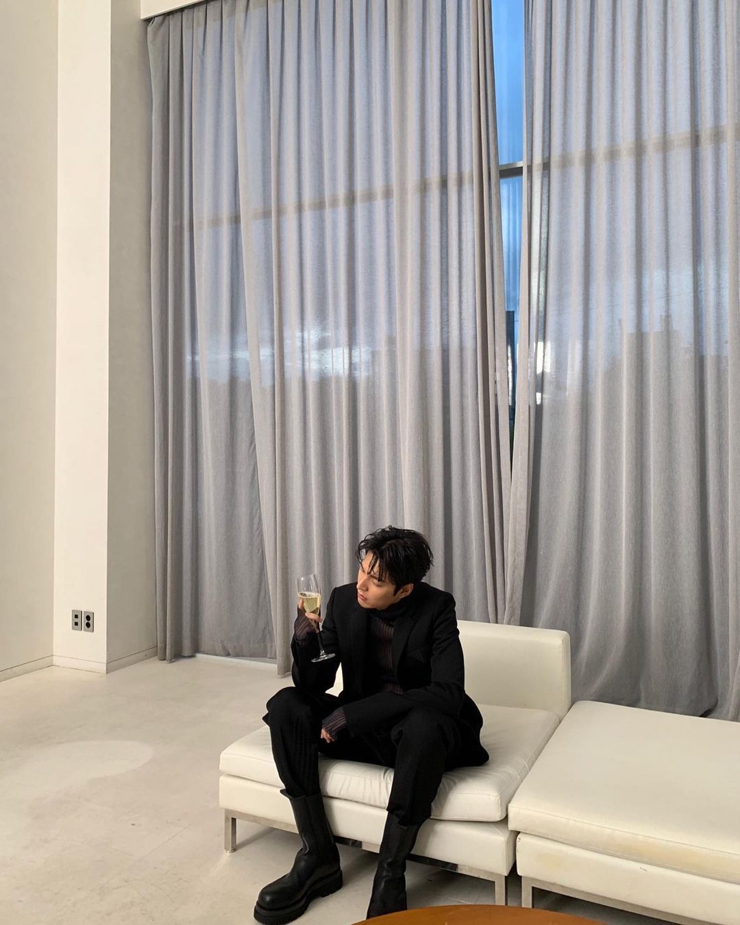 B&ecirc;n trong căn biệt thự của Lee Min Ho- Ảnh 2.